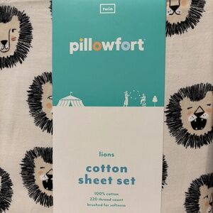 Pillowfort lion print twin size sheets